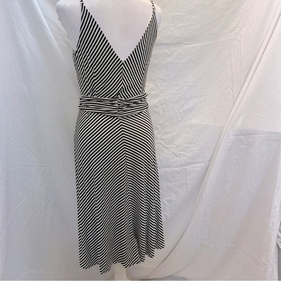 NWT Ann Taylor black and white striped dress with open back and wrap belt. - Picture 6 of 11